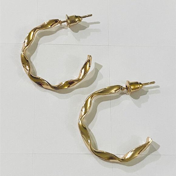 Gold Ruffled Hoop Earrings - Picture 1 of 2